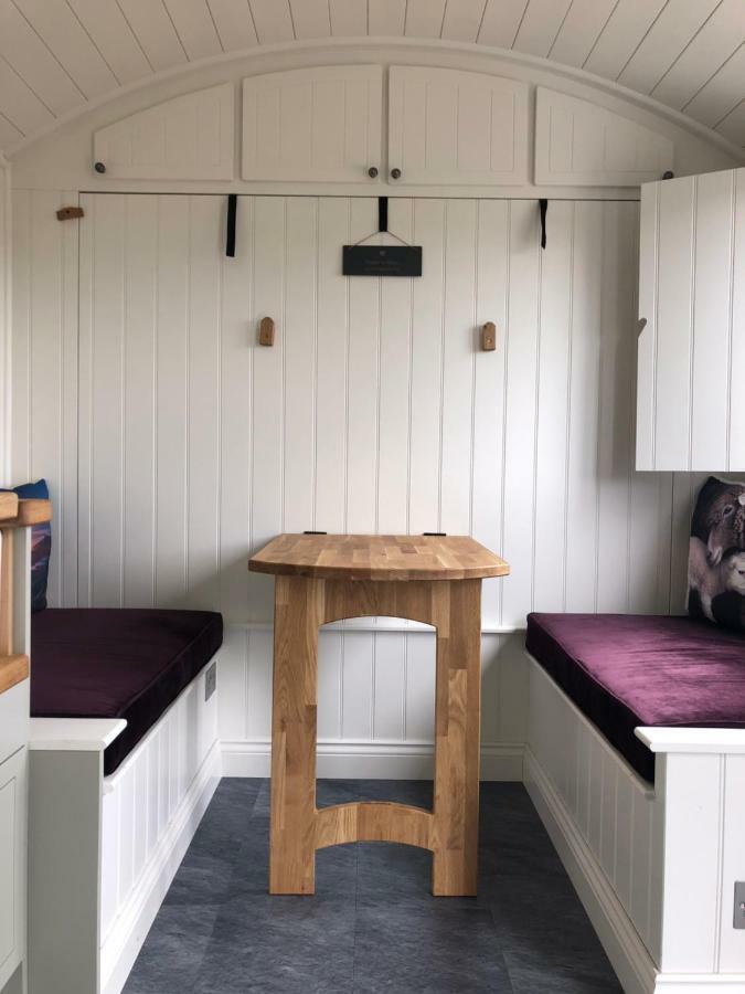 Villa The Shepherds Hut Lonmore Exterior foto