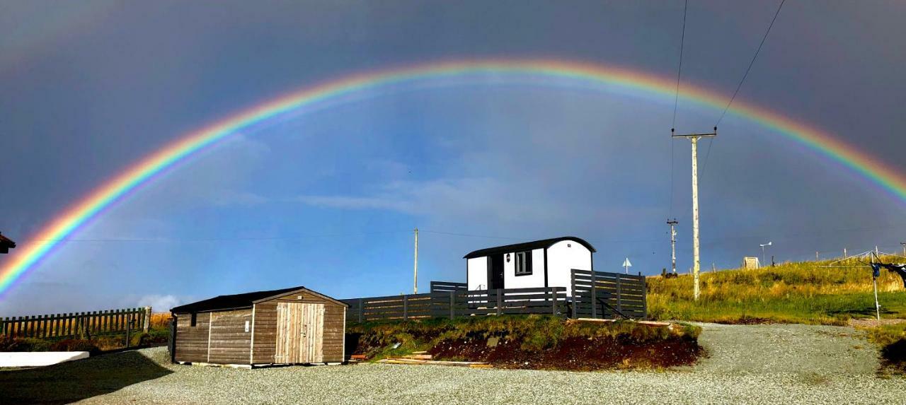 Villa The Shepherds Hut Lonmore Exterior foto