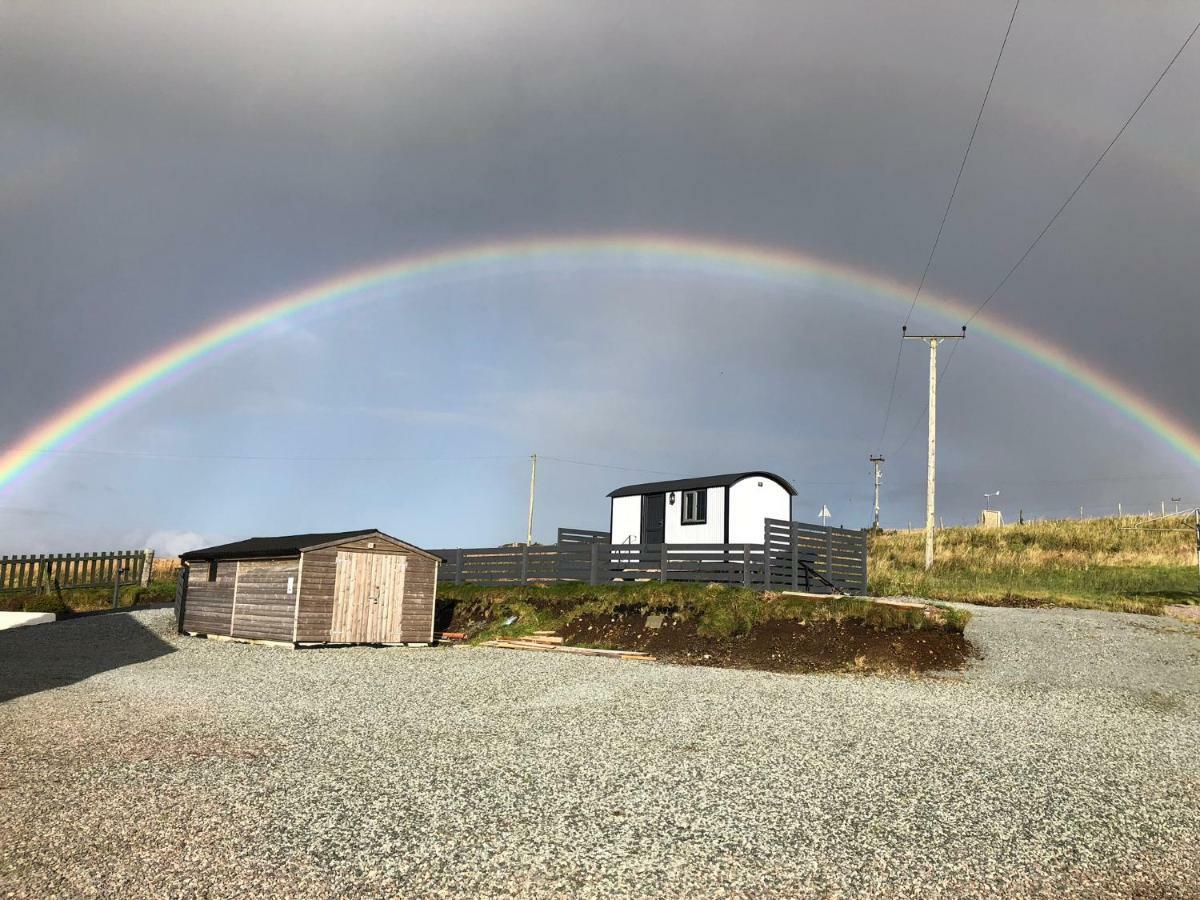 Villa The Shepherds Hut Lonmore Exterior foto