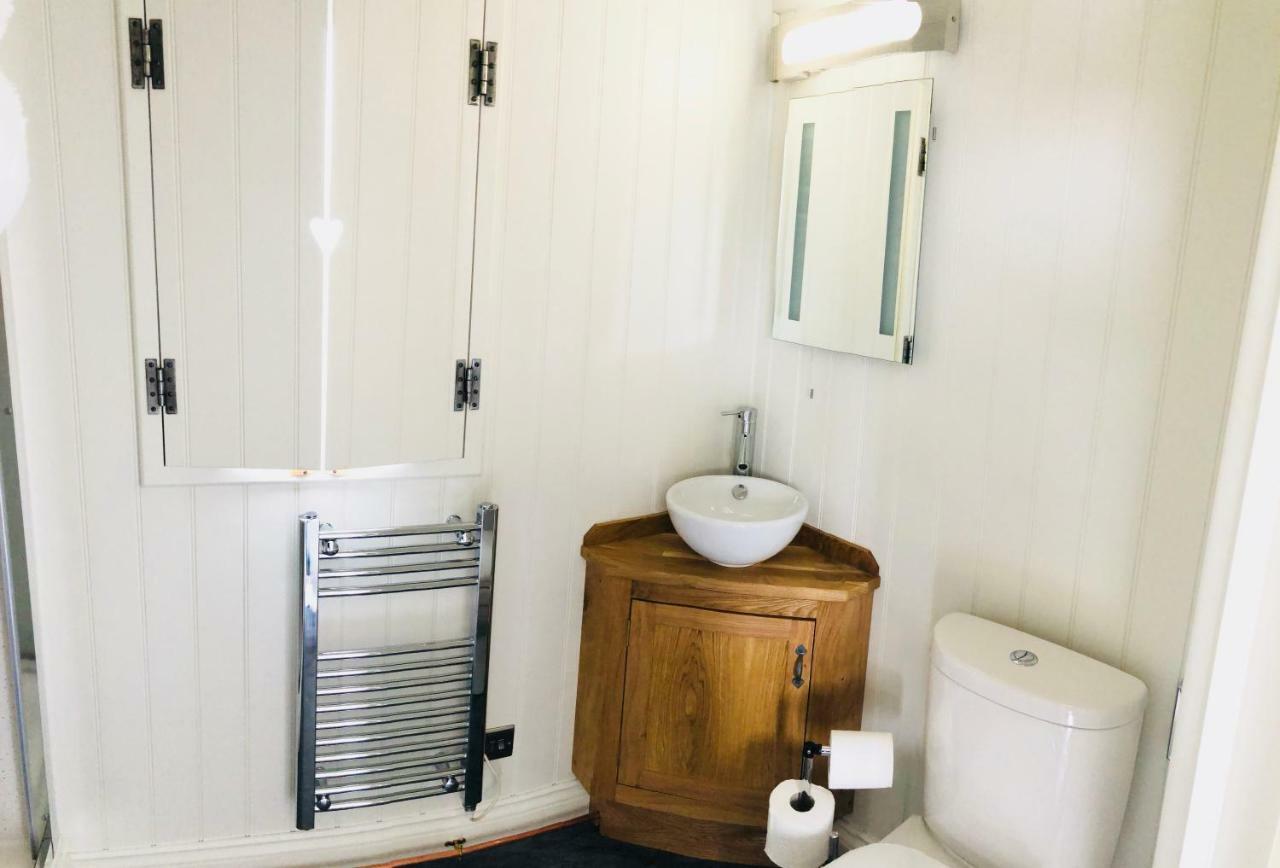 Villa The Shepherds Hut Lonmore Exterior foto