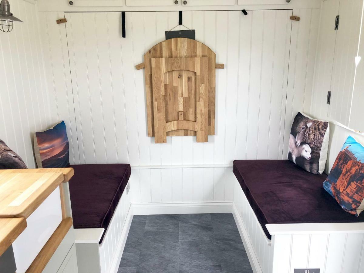 Villa The Shepherds Hut Lonmore Exterior foto
