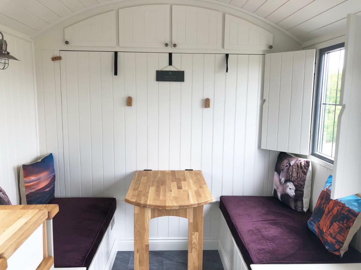 Villa The Shepherds Hut Lonmore Exterior foto